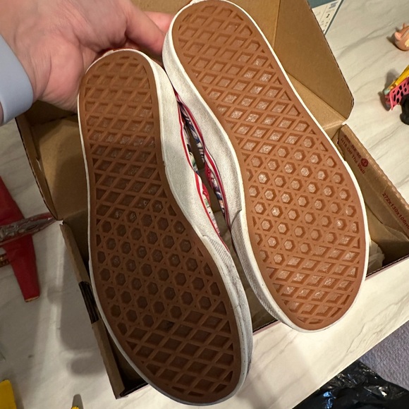 Girls Custom Vans - Picture 3 of 3